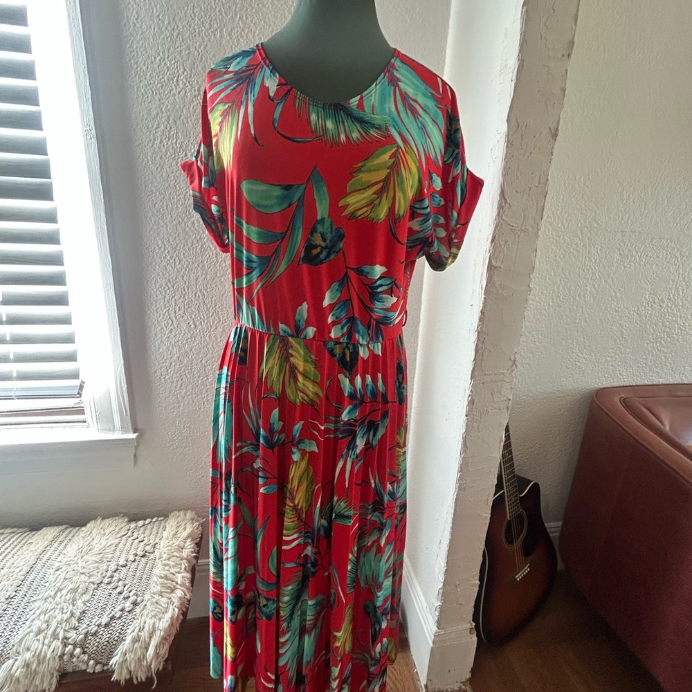 Red Maxi Sundress with Raglan Sleeves and Crew Neck
